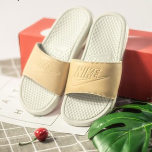 nike sliders size 4.5