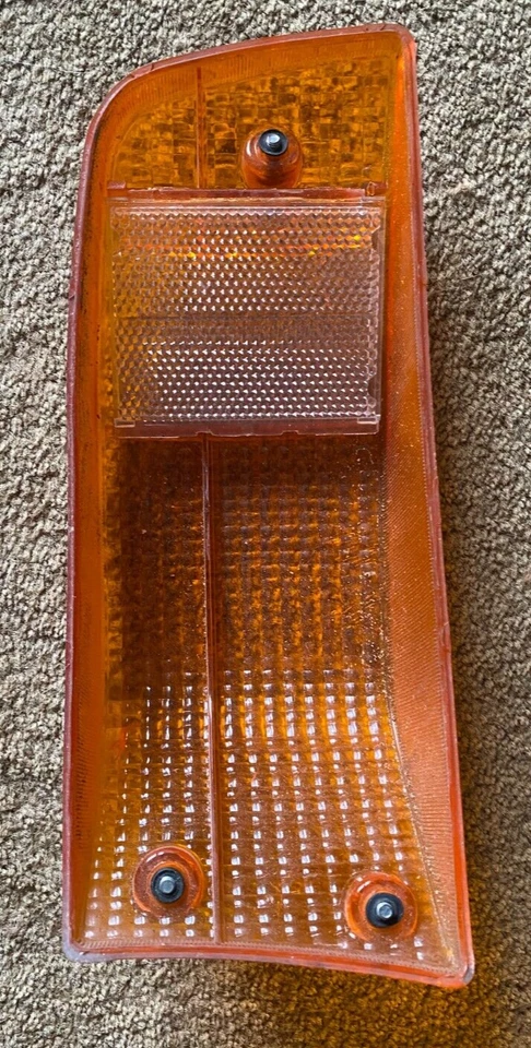 Lente de luz giratoria. Sedán Saab 99 1975-76. Delantero izquierdo Foto 4 de 4