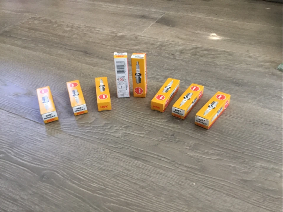 Paquete de 8 bujías NGK Kawasaki Vulcan 1500 NGK 2887 DPR5EA-9 Foto 4 de 4