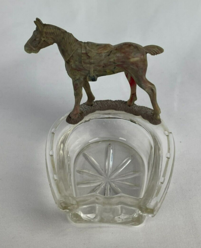 Vintage Pressed Glass HORSESHOE ASHTRAY with Plastic RACEHORSE - Zdjęcie 1 z 6
