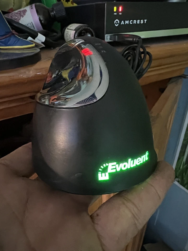 Evoluent VM4S Vertical Mouse 4 Wired USB Small Size Right Hand - Image 2 of 4