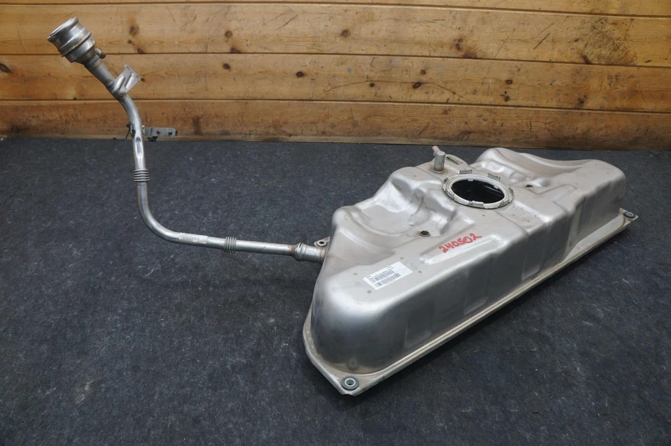 Tanque de combustible de gasolina con cuello de llenado OEM 16117393746 16137339283 Bmw I8 14-17 Foto 4 de 4