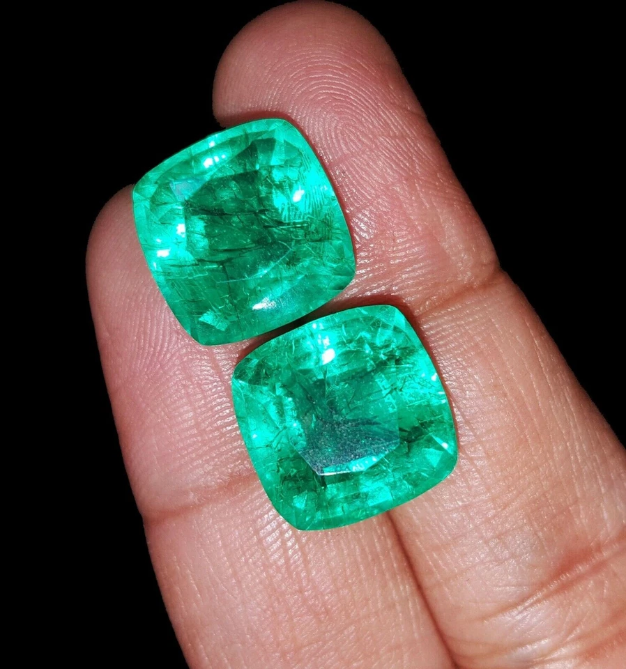 Par de piedras preciosas sueltas de 18 quilates con esmeralda colombiana natural corte cojín CERTIFICADO GIE Foto 2 de 4