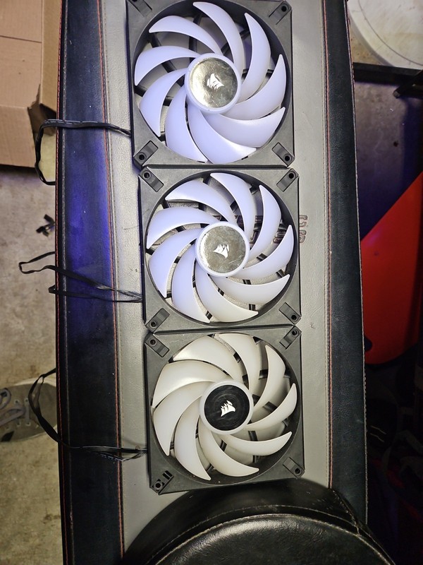 3x Corsair AF Elite 140mm RGB Fans (One Has Bad Bearing)