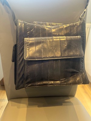 Vintage 1980er Lee Sands solide schwarze Aalhaut Schultertasche Handtasche 10x9x4 Zoll