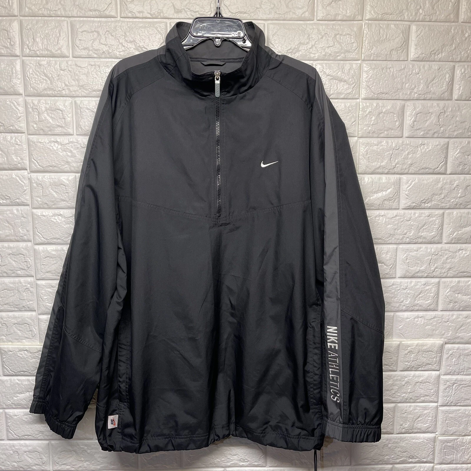 Nike Athletics Windbreaker Jacket Black 1/2 Zip Pockets Men Size XL EUC