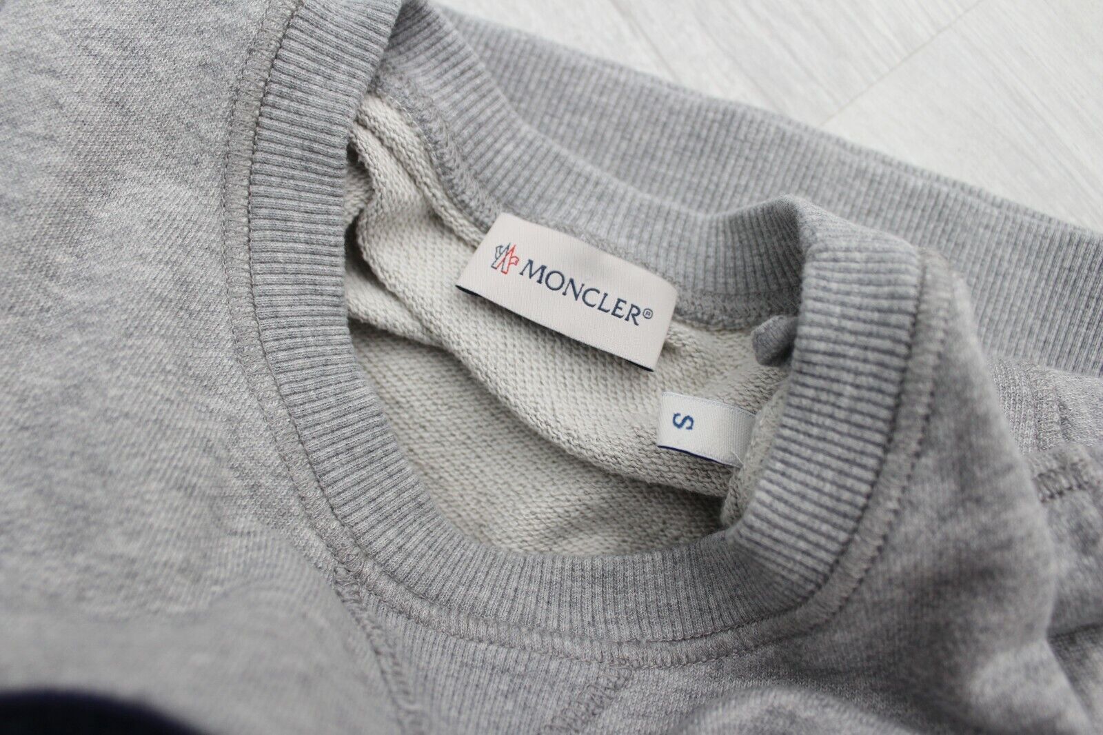 Men's MONCLER Maglia Girocollo Sweatshirt Triple Logo RARE Size Tag S fits  XS