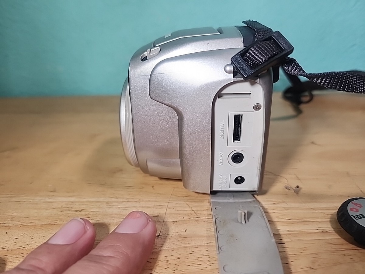 TELECAMERA  TOSHIBA 骨董品 Rare Vintage 1999 Toshiba Digital Camera PDR-M5 2.1 MP Camera Only