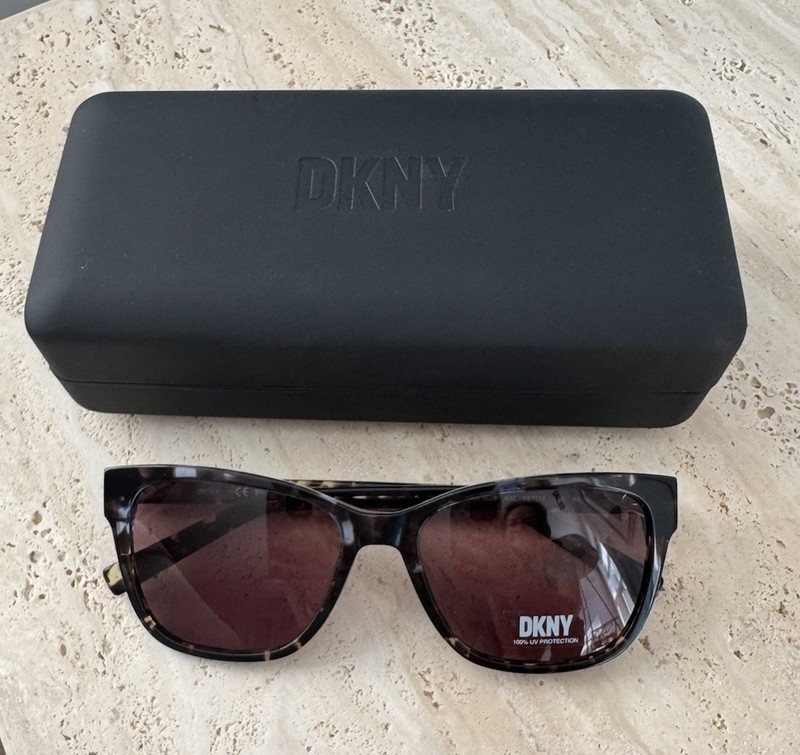 NWOT DKNY DK552S 432 55 - Sky/Amber Tortoise Women’s Sunglasses Original Case