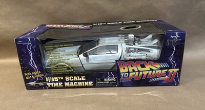 Diamond Select Back to the Future II DeLorean Time Machine 1:15