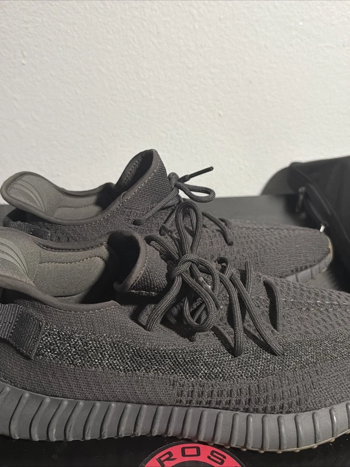 Adidas Yeezy Boost 350 V2 шлак размер 11 - Изображение 2 из 4