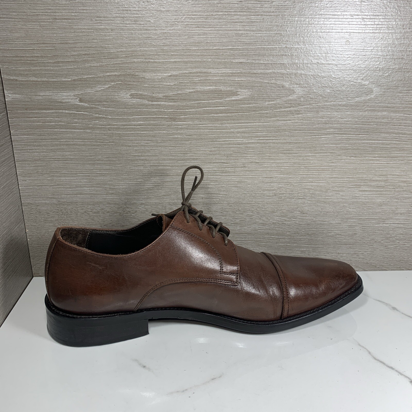 SAOLA Scarpe eleganti da derby da uomo Adam Derrick Cap Toe taglia 10 5 Italia $295
