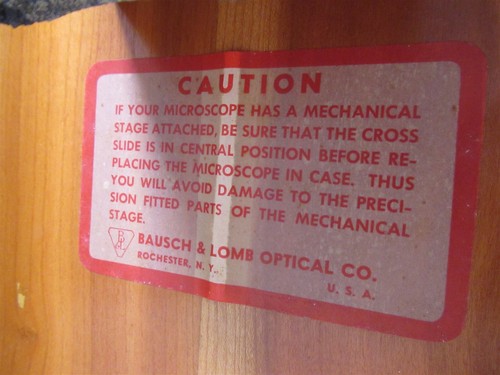 Bausch & Lomb Optical Vintage Microscope Monocular with 3 Objectives Wood Case - 第 23/24 張圖片