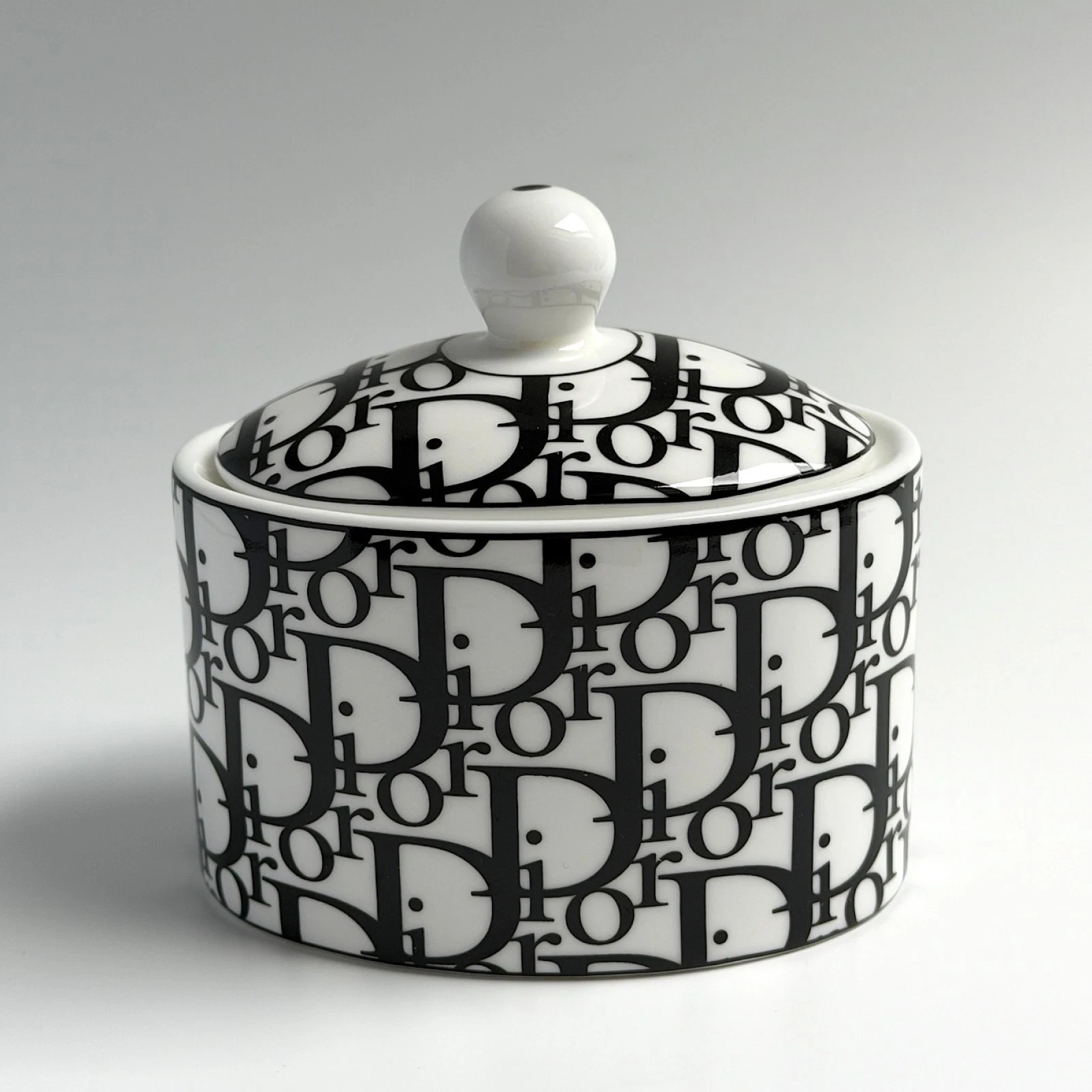 Dior Sugar Bowl Trinket Holder Authentic Logo Oblique Monogram Black White Y2K
Opens in a new window