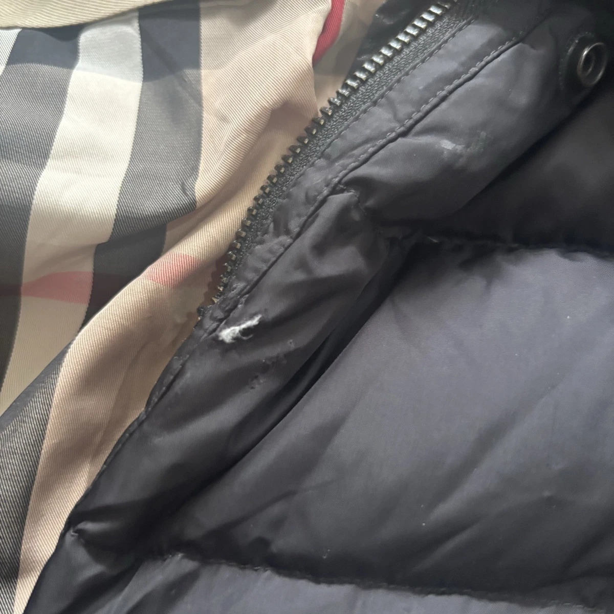 Chaqueta acolchada con capucha y cremallera completa Burberry Brit Down para mujer talla XL
