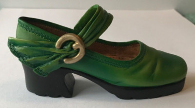Vintage 1999 JUST THE RIGHT SHOE #25078 Raine Willitts Desgns