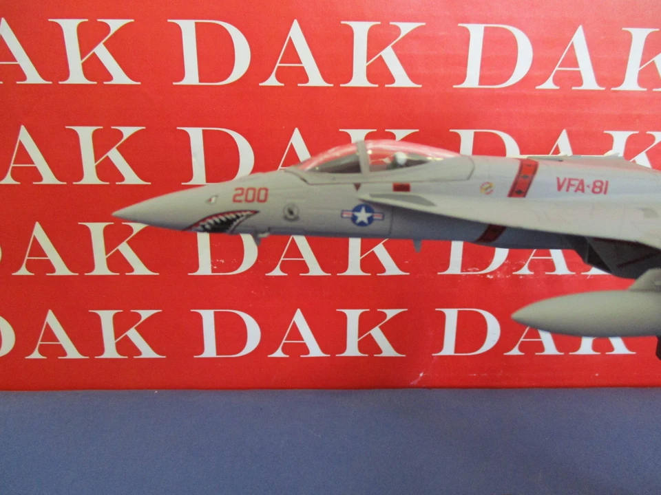 Die cast 1/100 Modellino Aereo Aircraft Boeing FA-18E Super Hornet Sunliners 201 - Immagine 3 di 4