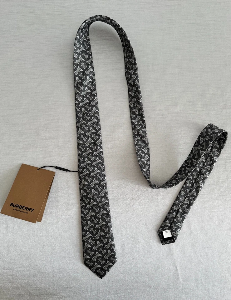 Corbata clásica Burberry Manston monograma seda gris medio 8013728 Foto 2 de 4