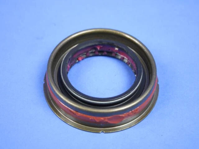 Sello de eje de transmisión trasero genuino OEM Mopar para Chrysler Dodge Jeep Ram 1500 Foto 3 de 4