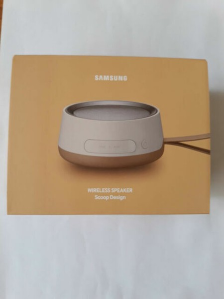 wireless speaker scoop design