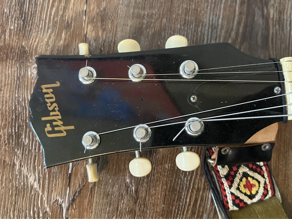 Vintage 1966 Gibson J-50 acoustic guitar w/case - Image 4 of 4