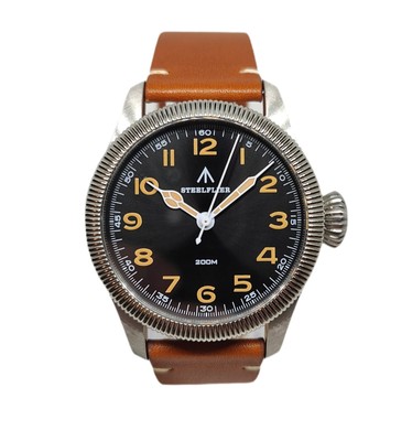 Steelflier 39mm Fliegeruhr / VH31 SweepSecond / Saphir / 200M WR CLOSE DOWN SALE!