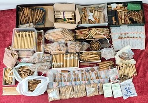1967 BOBBINS FOR LACE. BOXWOOD WITH ACCESSORIES. SPAIN. XIX-XX CENTURY.