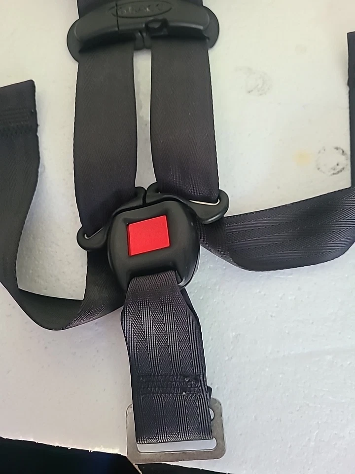graco Snugride 30 35 Click Connect Seat Belt Strap Harness Black Safety Clip. - Image 2 of 4
