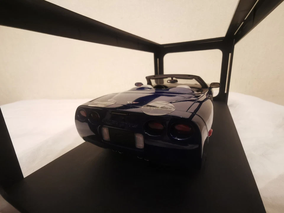 AUTOART - 1:18 E - CHEVROLET CORVETTE C5 "CONVERT." - 2004 - BLEU - REF. 71152 - Photo 3/4