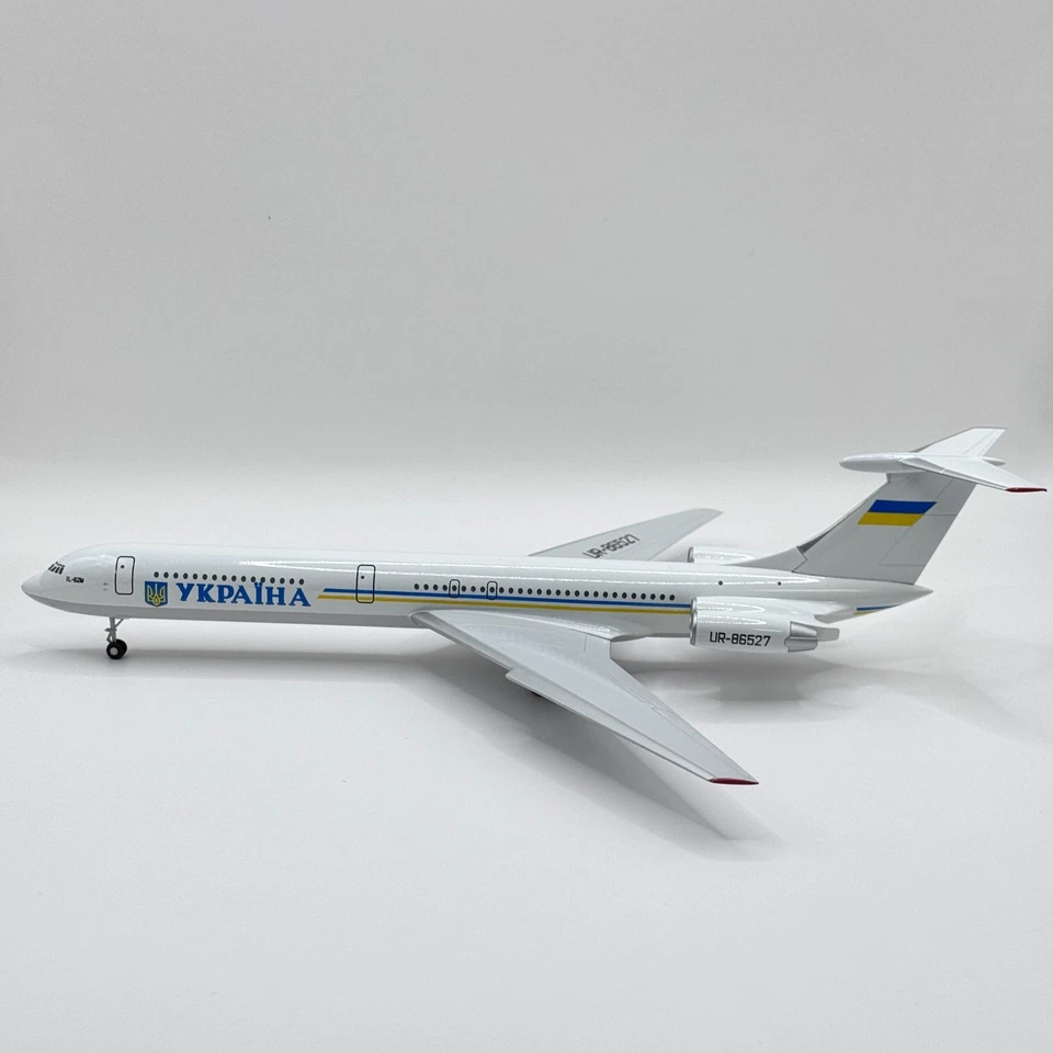 Ilyushin Il-62 “Ukraine” | Reg: UR-86527 | 1:200 Scale Plastic Model - Image 3 of 4