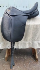 Kent & Masters 17.5” S-Series Dressage Saddle Wool flocked adjustable gullet