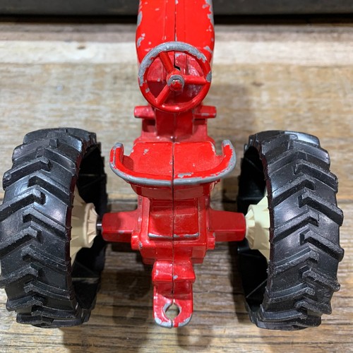 1960s ERTL, International Harvester Utility Tractor, Narrow, 1:16 Scale, Diecast - Picture 5 of 6