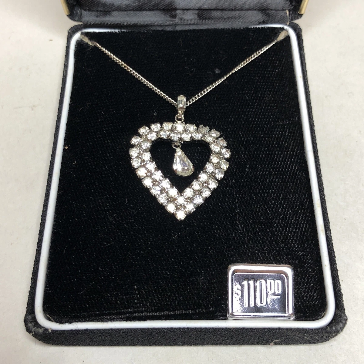Brilliance Redefined: Captivating Man Made Diamond Necklace Designs