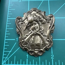 Vintage Victorian Revival Metal Cameo style Embossed Woman Posing Brooch 0606