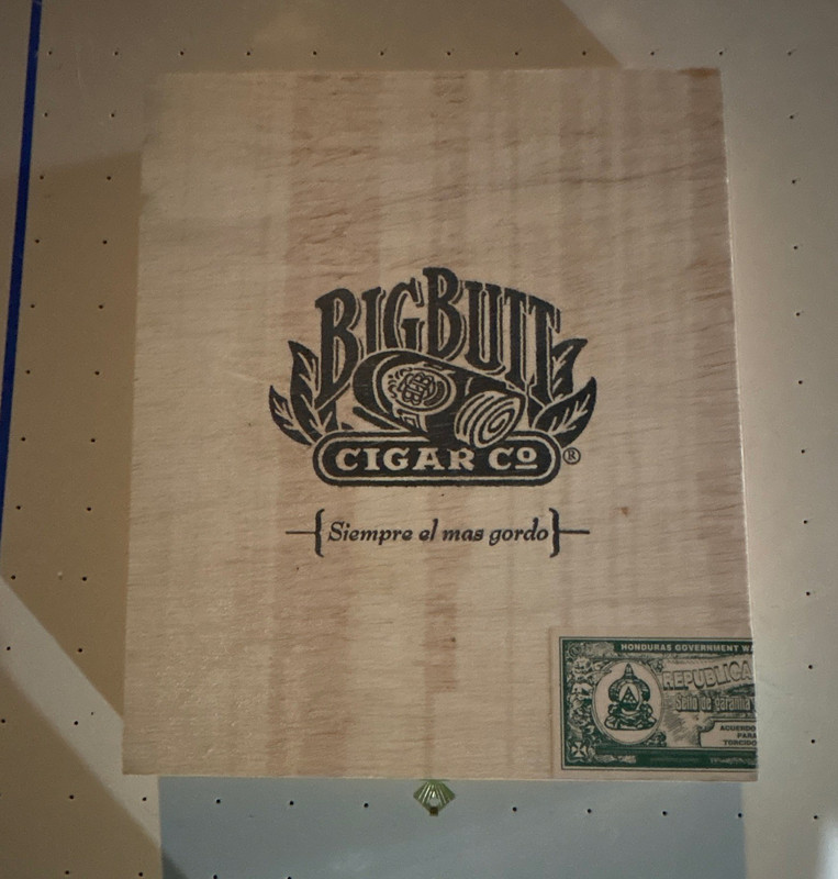 BigBuit Cigar Co Handmade Wooden Cigar Box 8 Count Made in Honduras
