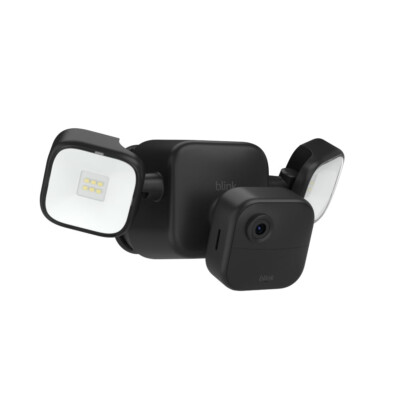 Blink - Outdoor 4 Battery-Powered 1080p Security Camera with Floodlight - Black