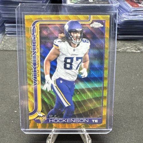 2022 Topps Chrome T.J. Hockenson #200 Minnesota Vikings Gold Wave 34/50