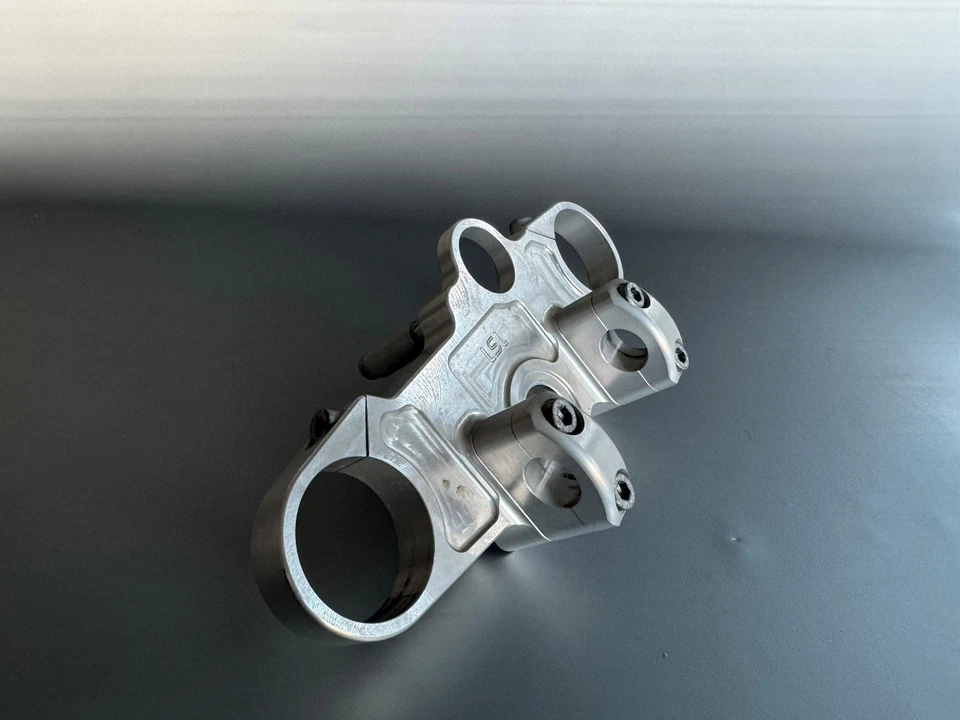 LSL Superbike Gabelbrücke Suzuki GSXR 750 00-03 /GSXR 1000 01-02  mit Gutachten - Bild 4 von 4