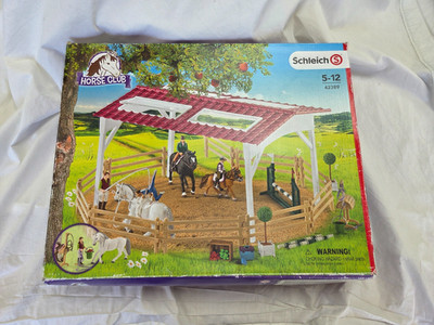 Schleich 42389 Horse Club Riding School With Riding And Horses RETIRED playset