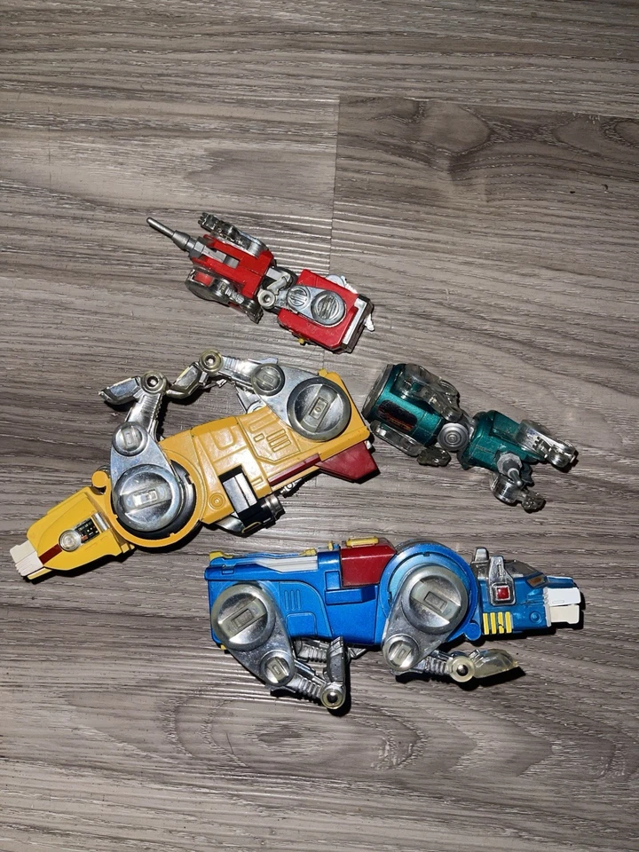 VOLTRON Trendmasters 1997 Diecast BLUE LION YELLOW LION Figures Lot (4) - Image 3 of 4