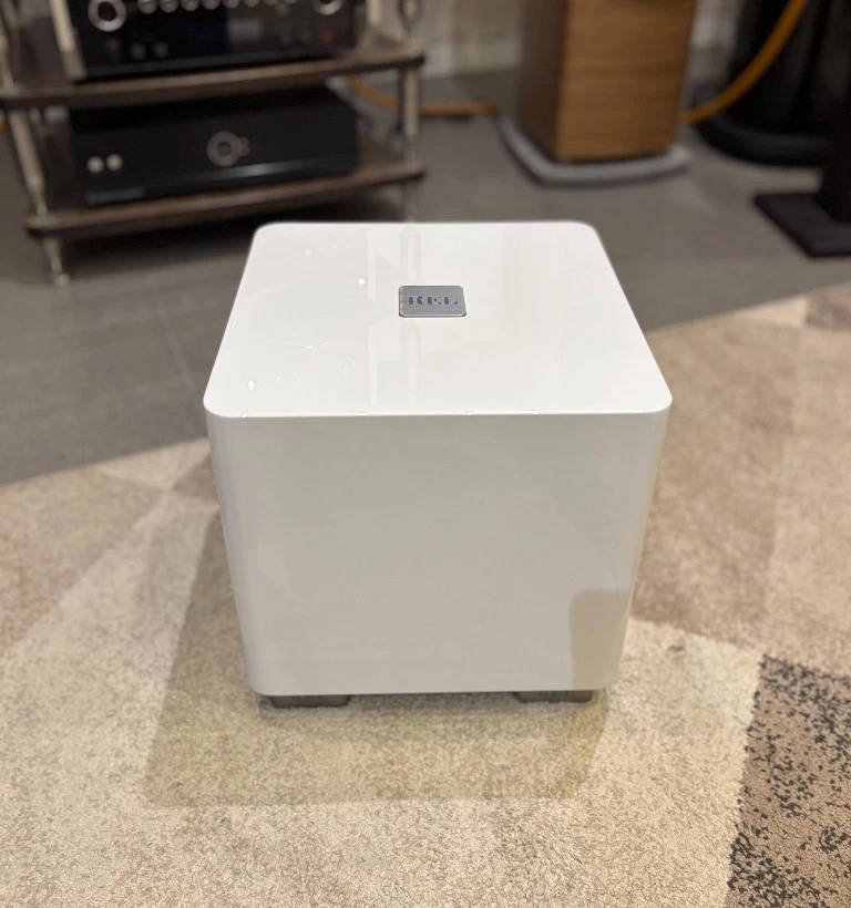 REL ACOUSTICS T5X DEMO SUB AMPLIFICATO BIANCO LACCATO GARANZIA UFFICIALE - Immagine 2 di 4