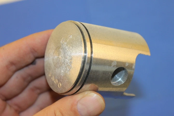 Pistão NOS Yamaha 4th O/S 53 53 53mm 53.00mm 1974 1975 1976 RD200 397-11638-00 - Imagem 4 de 4