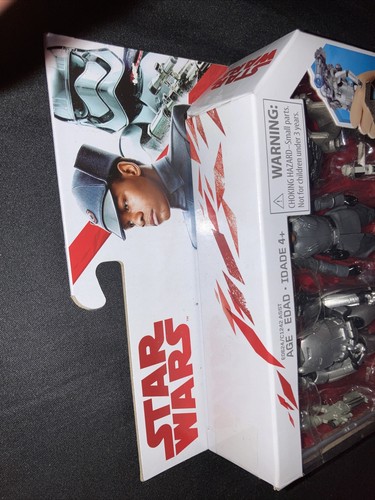 Star Wars Force Link Finn & Captain Phasma Entertainment Earth Exclusive Figures - Picture 5 of 7