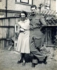 WW2 World War Two military photograph portrait soldier & sweetheart #56