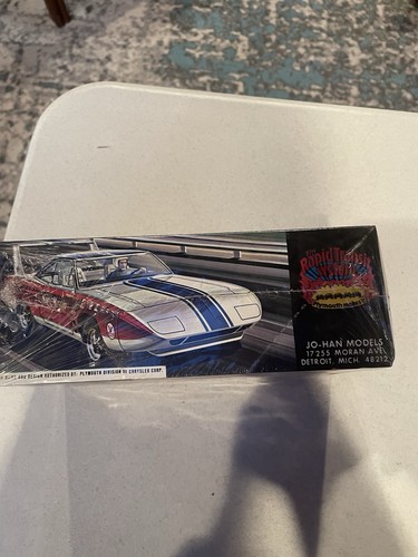 New JO-HAN 1/25 Model Kit Sox and Martin Plymouth Superbird Super Stocker C-1770 - Bild 4 von 5