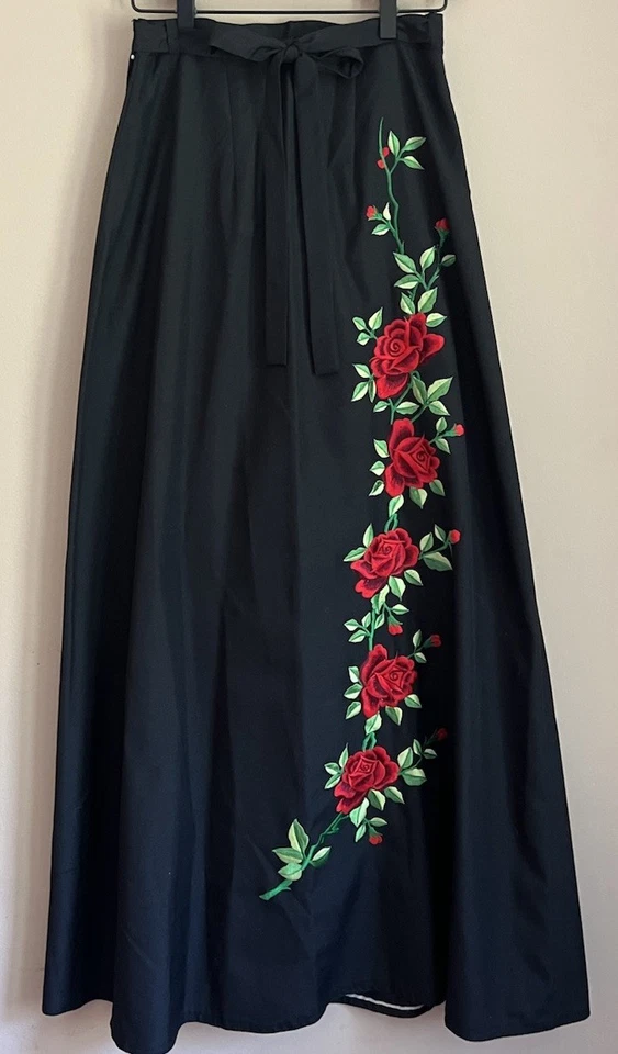 Vintage Maxi Skirt Wrap Black Red Rose Embroidered 60s 70s Small 4 6 - Image 2 of 4