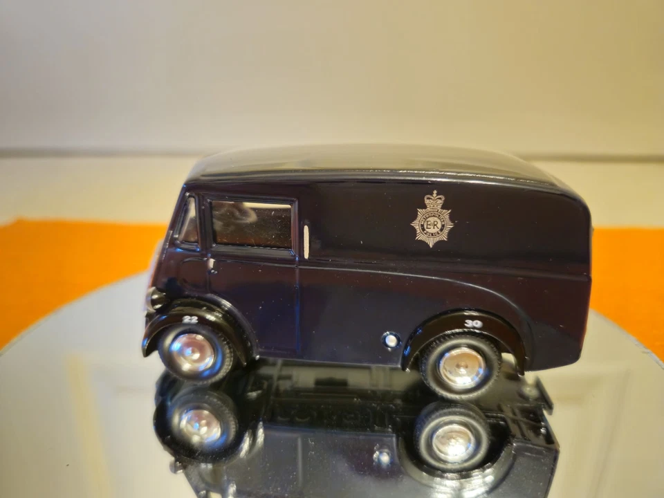 CORGI 1:43 D983 MORRIS J VAN METROPOLITAN POLICE "KEPT IN CABINET" FLAWLESS - Image 2 of 4