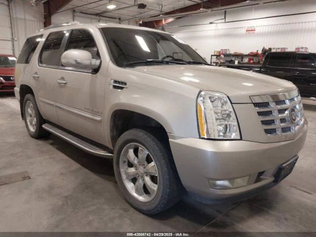 Used Deck Lid fits: 2007 Cadillac Escalade Grade A Foto 2 de 4