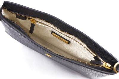 Tory Burch ブラックレザーバッグ Amazon.com: Tory Burch Women's 176874 Blake Swingpack