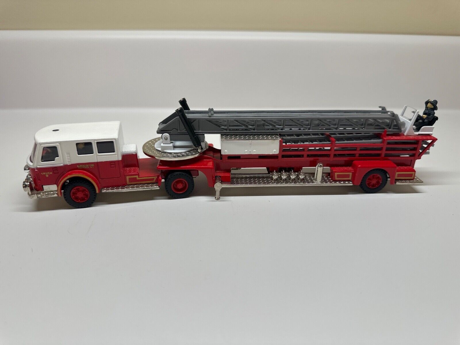 Picture 1 of 9